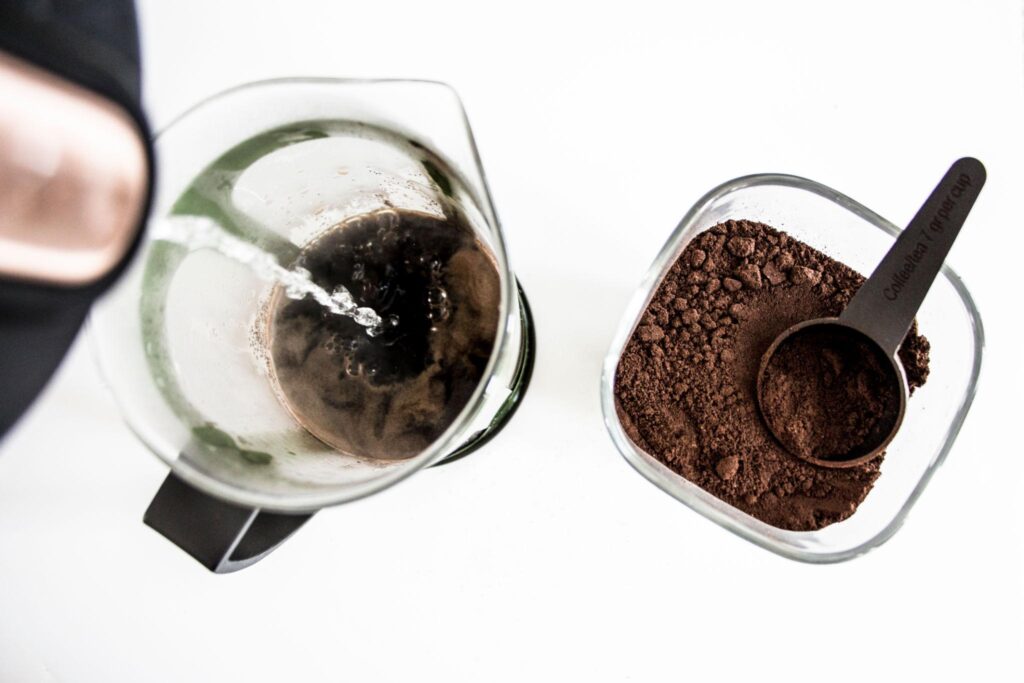 préparation café french press étape piston